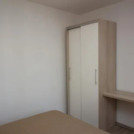 Tolles In Mit Eigener Terrasse Baška