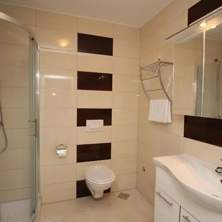 Apartment Tolles In Mit Eigener Terrasse *