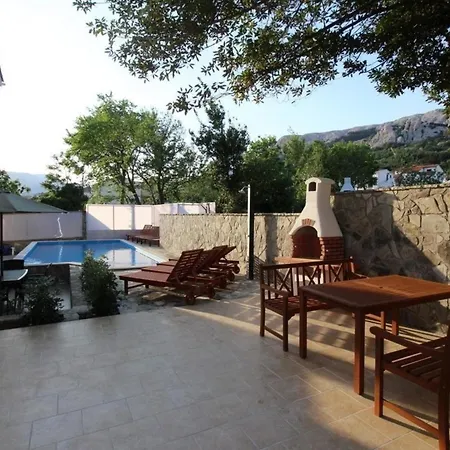 Tolles In Mit Eigener Terrasse Apartman